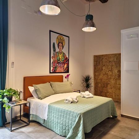 Borgo Dei Miracoli Hotel Napoli Bagian luar foto