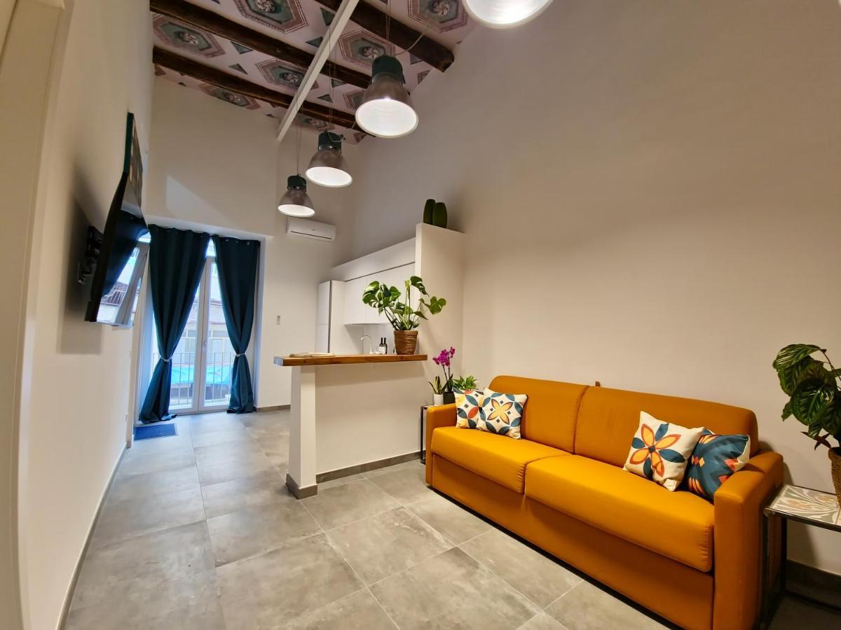 Borgo Dei Miracoli Hotel Napoli Bagian luar foto