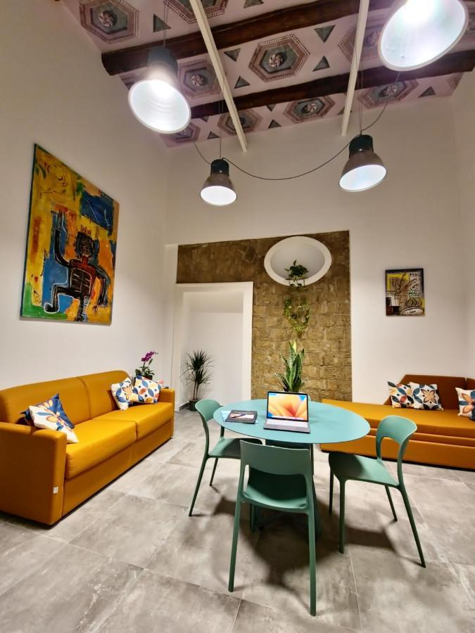 Borgo Dei Miracoli Hotel Napoli Bagian luar foto