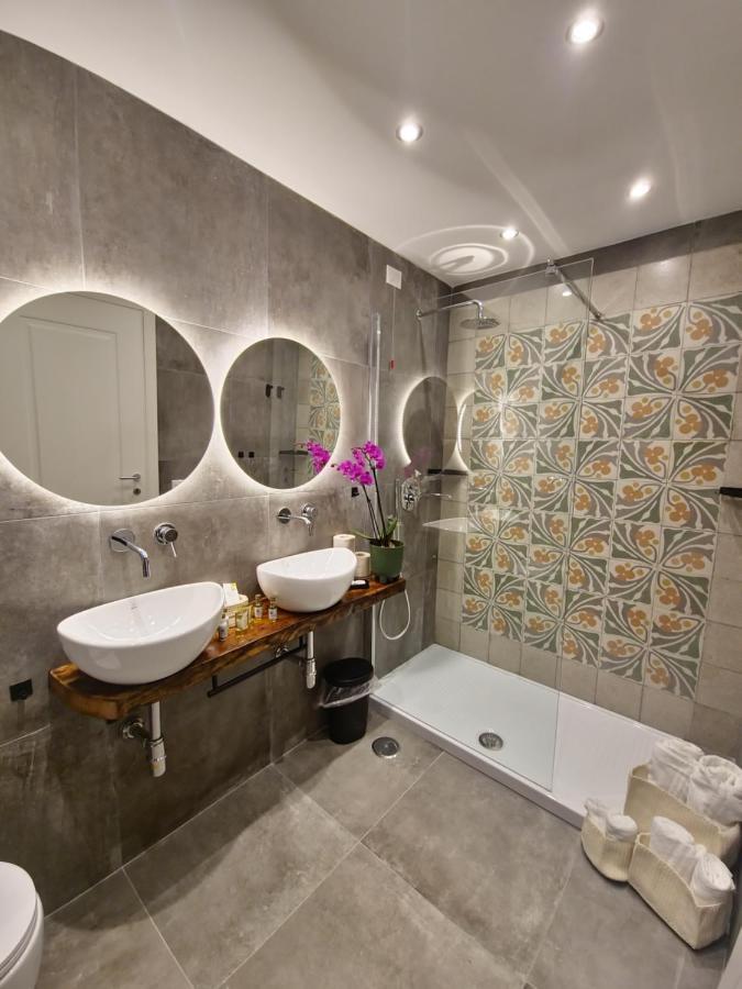 Borgo Dei Miracoli Hotel Napoli Bagian luar foto
