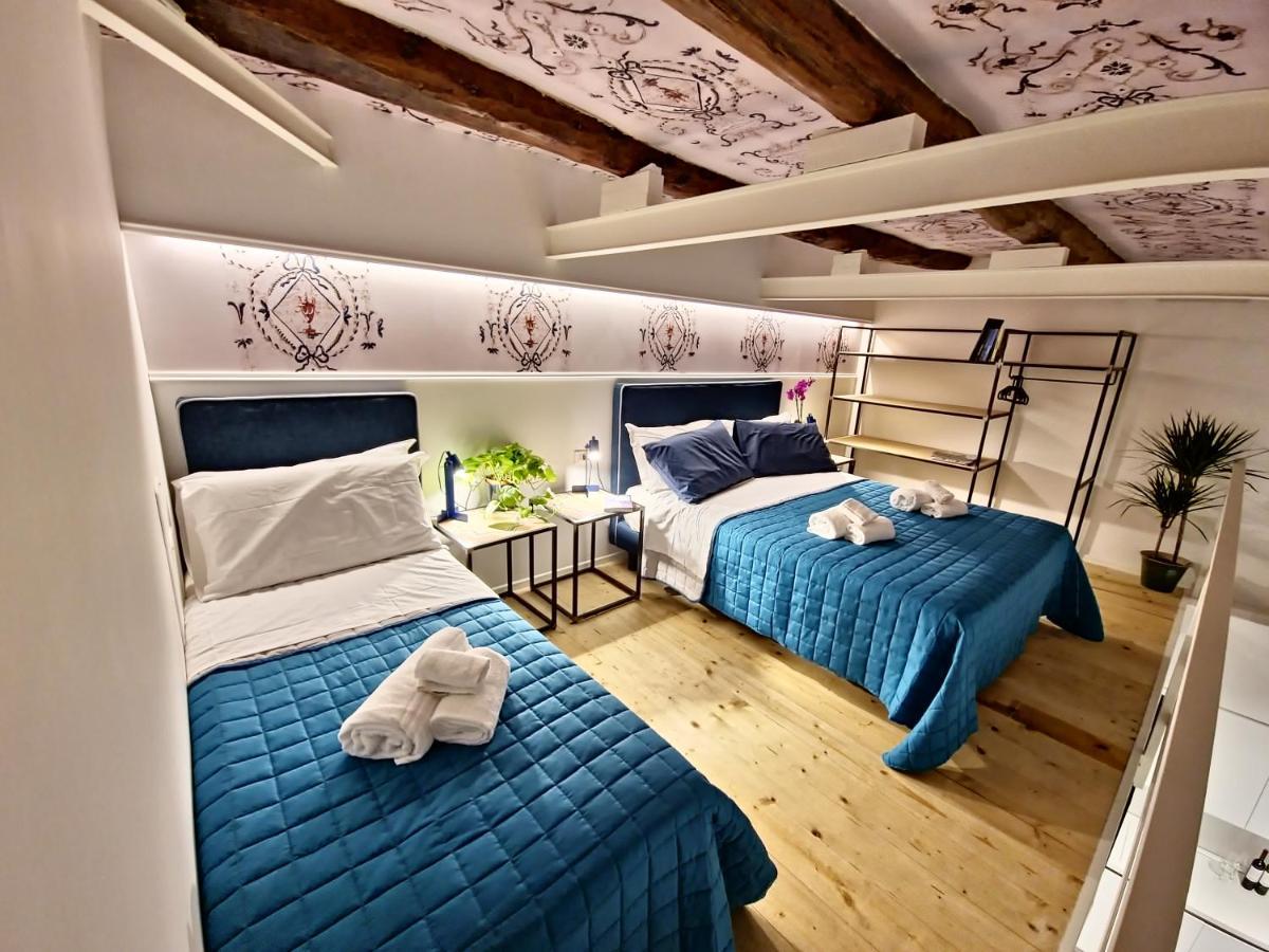 Borgo Dei Miracoli Hotel Napoli Bagian luar foto