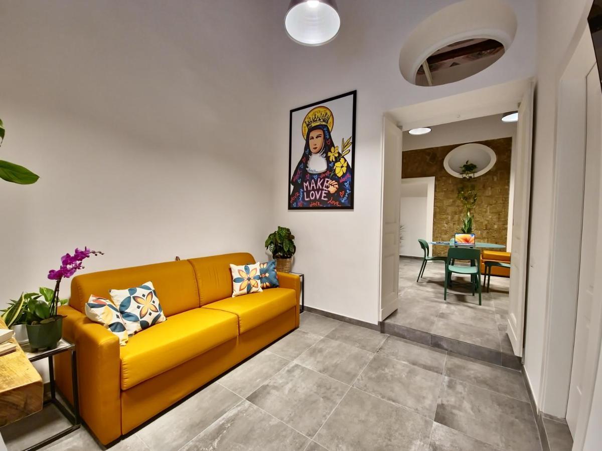 Borgo Dei Miracoli Hotel Napoli Bagian luar foto