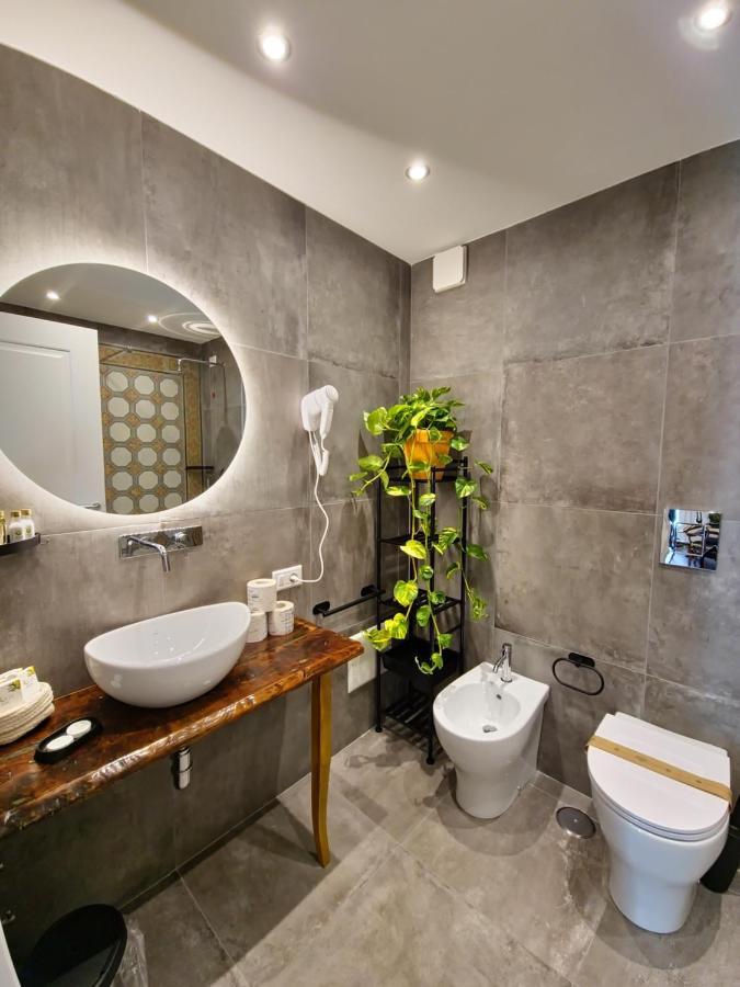 Borgo Dei Miracoli Hotel Napoli Bagian luar foto
